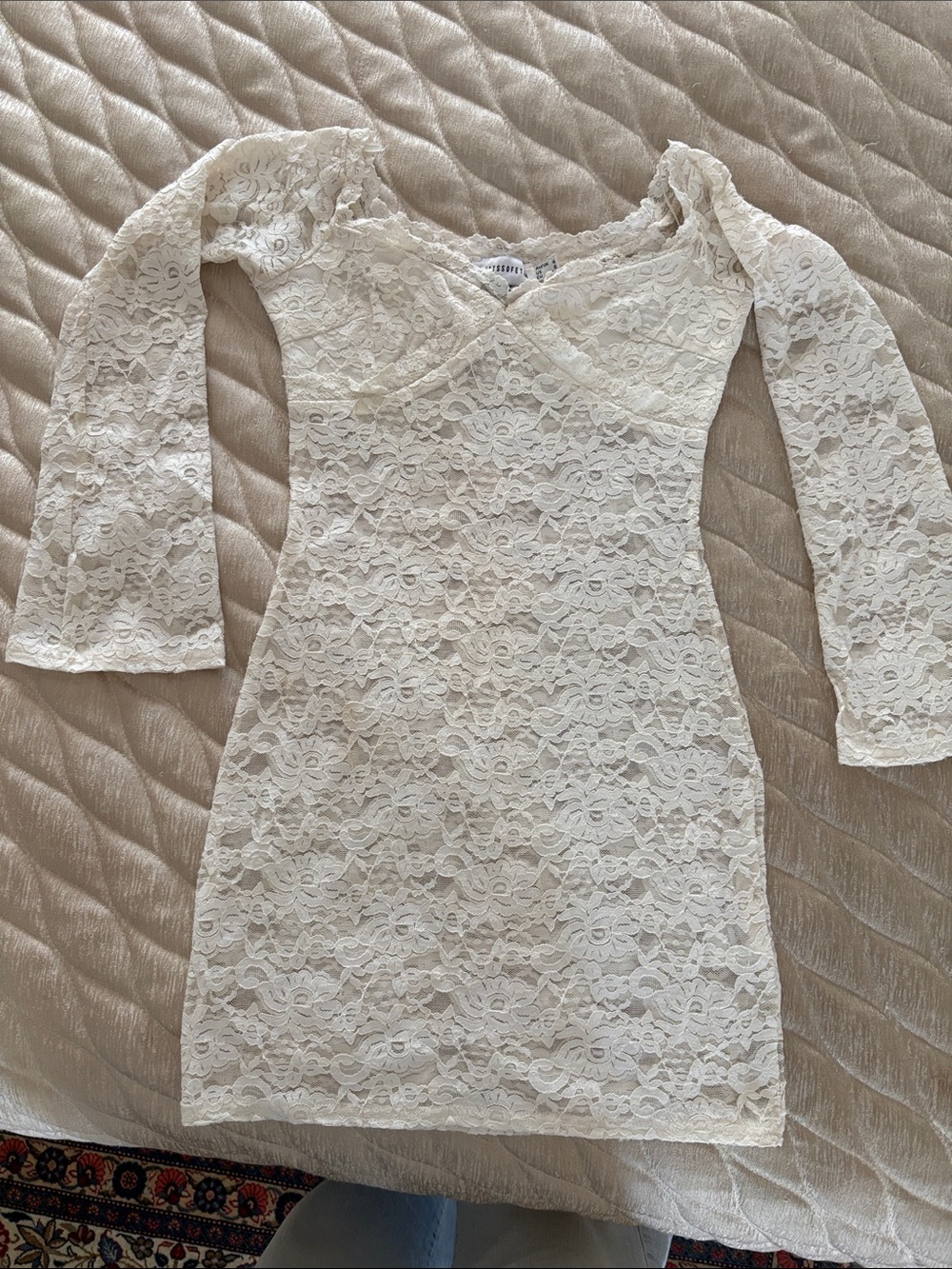 Ivory Lace Long-Sleeve Bodycon Dress